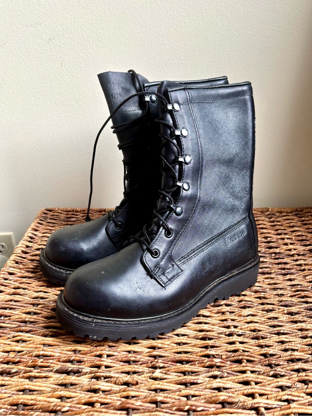 Bates boots size 6 wide
